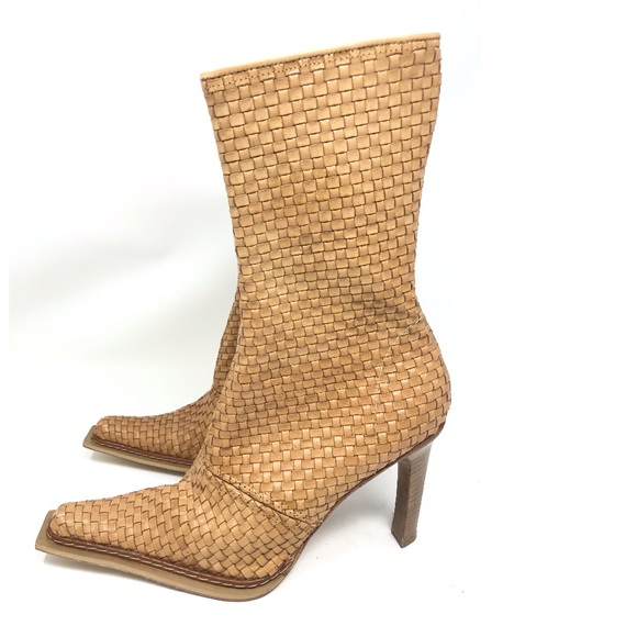 D & V Leather Tan High Heel Boots Sz 7.5 SOLD🎉 - Picture 2 of 8